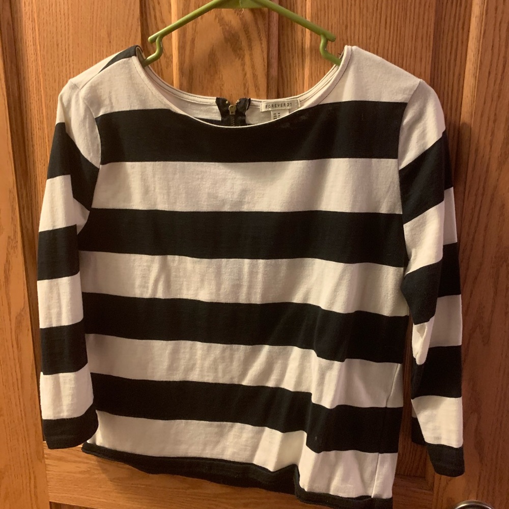 Forever 21 black and white stripe crop top
